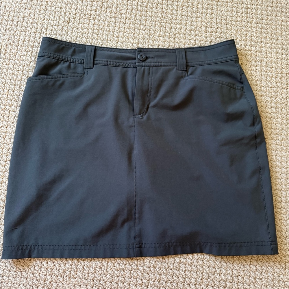 Eddie Bauer Classic charcoal gray Skort - Sleek Athletic Style - size 8